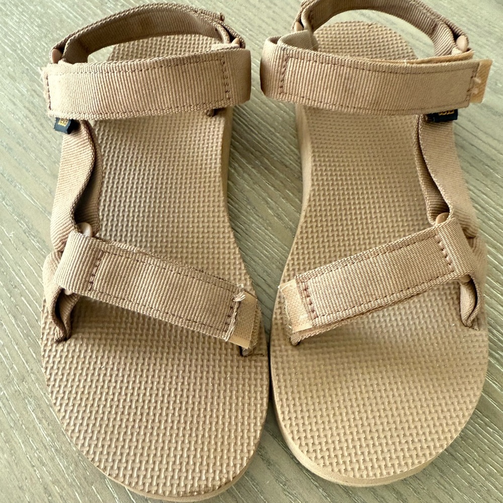 Tan Strappy TEVA size 7